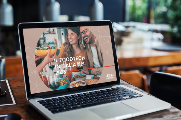 macbook-mockup-featuring-a-coffee-shop-in-the-background-2312-el1-1